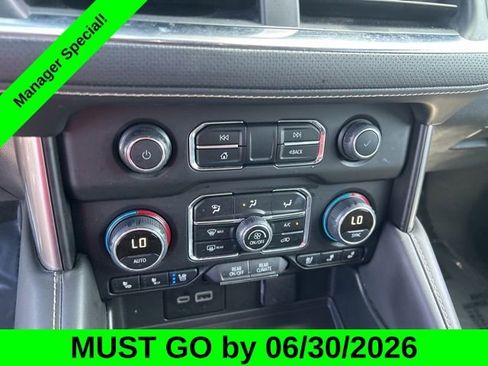 Used 2024 Chevrolet Suburban Premier AWD/4WD image 25