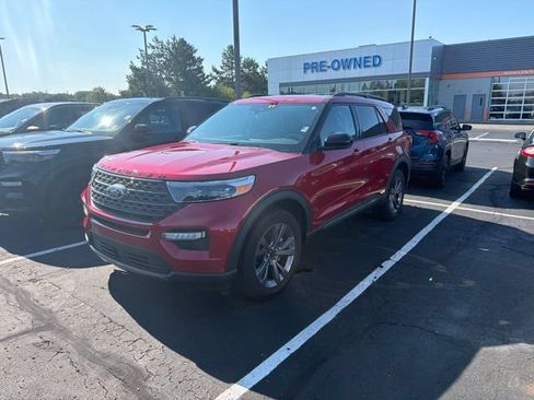 Used 2023 Ford Explorer XLT w/ Equipment Group 202A AWD/4WD image 1