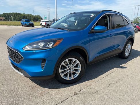 Used 2021 Ford Escape SE w/ Convenience Package AWD/4WD image 3