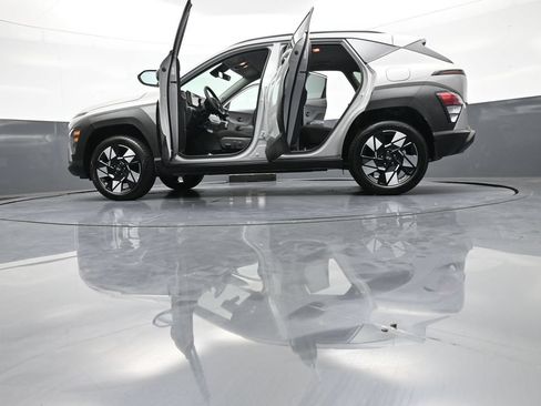 Certified 2025 Hyundai Kona SEL AWD/4WD image 48