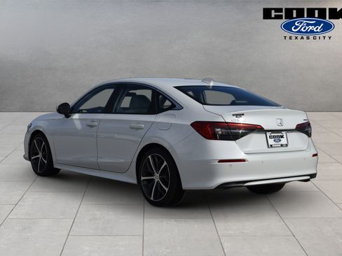 Used 2022 Honda Civic Touring image 4