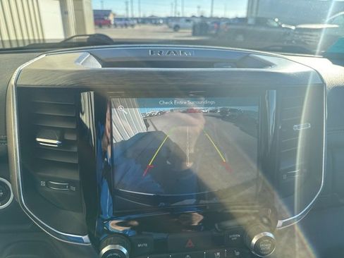 Used 2019 RAM 1500 Laramie image 18