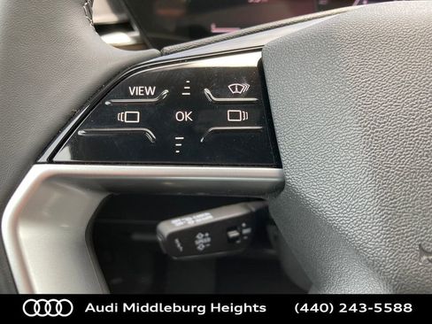 Used 2025 Audi Q5 Premium w/ Convenience Package image 34