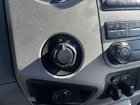 Used 2012 Ford F250 XLT w/ XLT Premium Pkg image 27