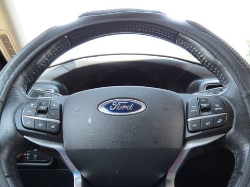 Used 2020 Ford Explorer Limited RWD image 10