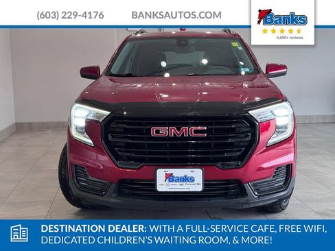 Certified 2022 GMC Terrain SLE w/ Driver Convenience Package AWD/4WD image 3