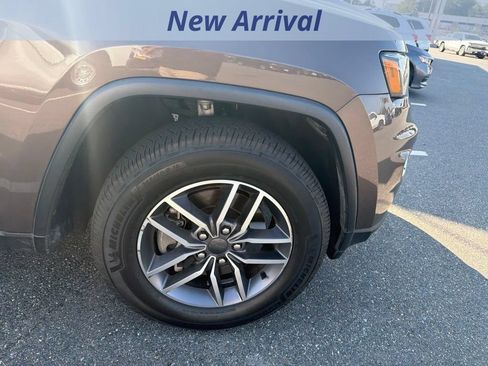 Used 2021 Jeep Grand Cherokee Limited w/ Luxury Group II AWD/4WD image 3