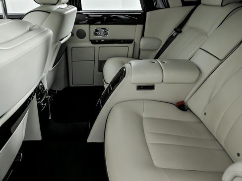 Used 2013 Rolls-Royce Phantom Sedan image 25