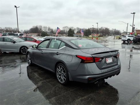 Used 2024 Nissan Altima 2.0 SR image 6