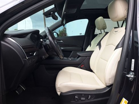 Certified 2023 Cadillac XT4 Sport FWD image 14