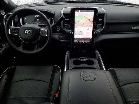 Used 2025 RAM 3500 Laramie image 27