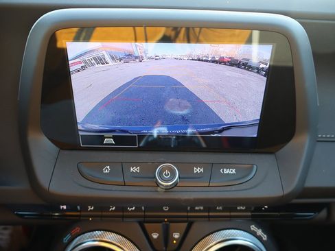 Used 2023 Chevrolet Camaro LT w/ Technology Package image 9