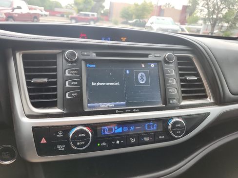 Used 2018 Toyota Highlander SE w/ Protection Package #3 AWD/4WD image 27