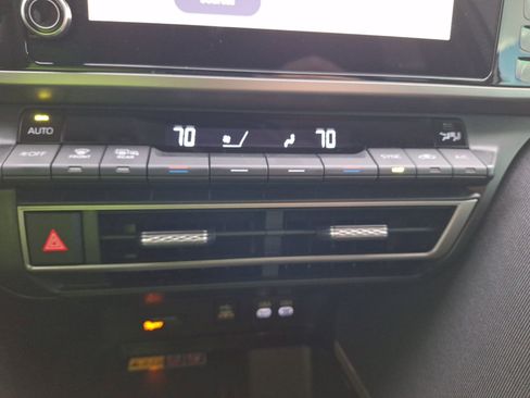 Used 2026 Toyota Camry LE w/ Convenience Package image 27