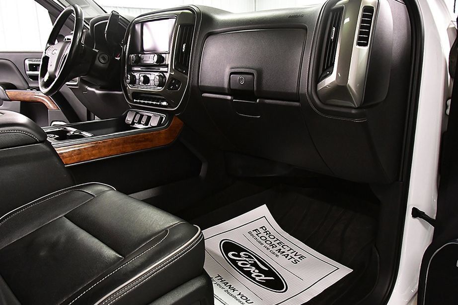 Used 2017 Chevrolet Silverado 2500 High Country w/ Duramax Plus Package AWD/4WD image 29
