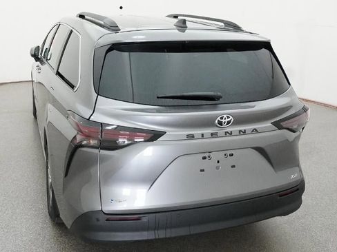 New 2026 Toyota Sienna XLE image 39