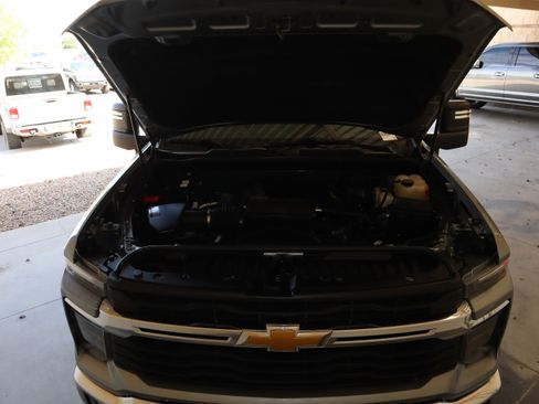 Used 2024 Chevrolet Silverado 2500 LT AWD/4WD image 21