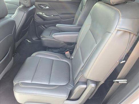 Used 2021 Chevrolet Traverse LT FWD image 18