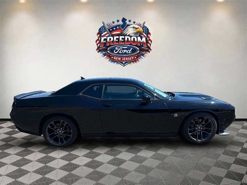 Used 2021 Dodge Challenger R/T Scat Pack RWD image 2