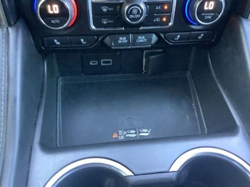 Used 2022 Chevrolet Tahoe Z71 w/ Luxury Package image 20