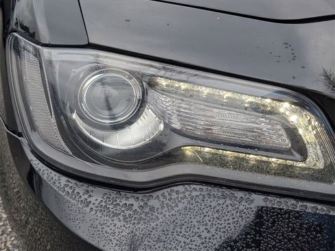 Used 2022 Chrysler 300 S w/ Comfort Group image 9