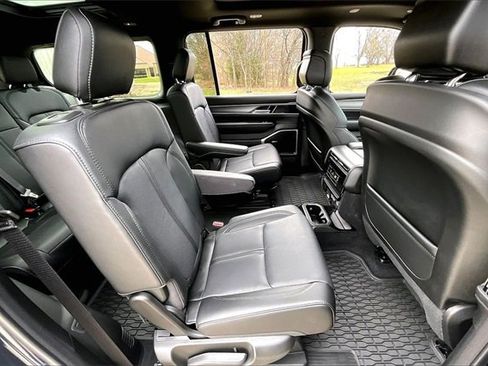 New 2025 Jeep Wagoneer Series II image 13