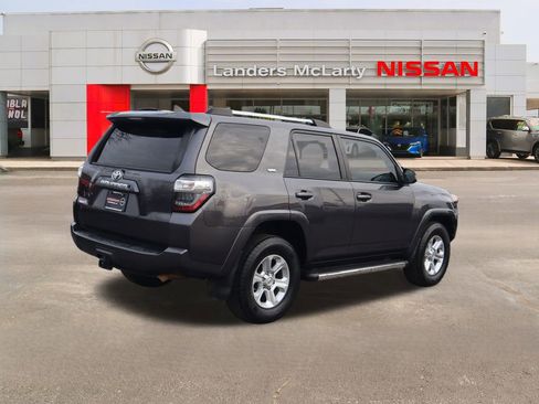 Used 2020 Toyota 4Runner SR5 Premium image 3