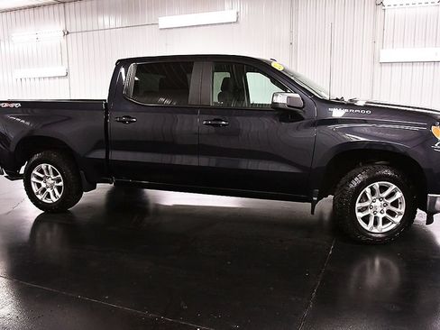 Used 2022 Chevrolet Silverado 1500 LT AWD/4WD image 8