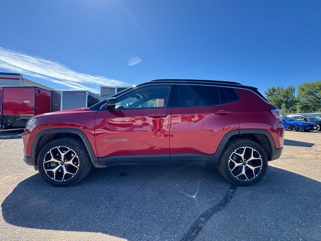 Used 2025 Jeep Compass Limited AWD/4WD image 4