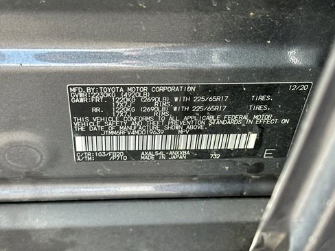 Used 2021 Toyota RAV4 LE w/ Carpet Mat Package (TMS) AWD/4WD image 24