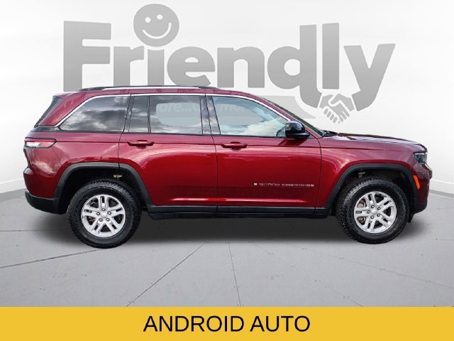 Used 2023 Jeep Grand Cherokee Laredo AWD/4WD image 4