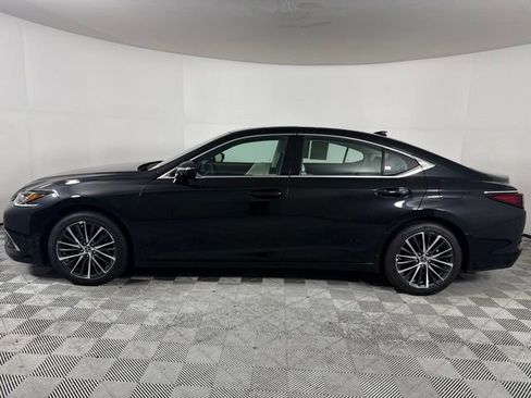 Used 2025 Lexus ES 350 w/ Premium Package FWD image 3
