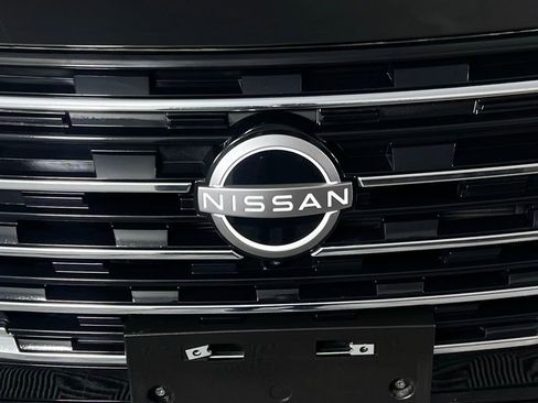 Used 2024 Nissan Rogue Platinum image 12