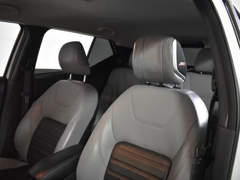 Used 2021 Nissan Kicks SR w/ SR Premium Package FWD image 10