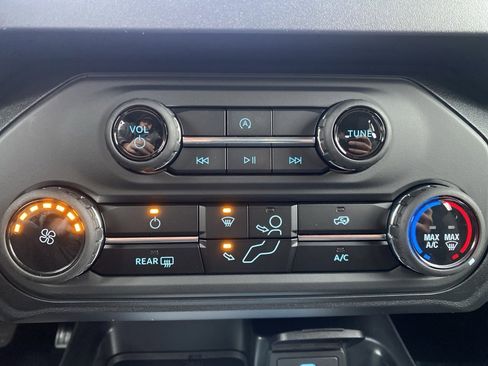 New 2025 Ford Bronco Base image 14