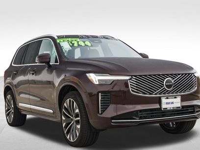 New 2025 Volvo XC90 B6 Core w/ Climate Package