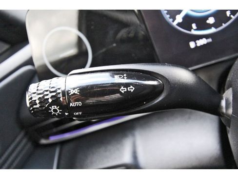 Used 2025 Hyundai Elantra SEL FWD image 17