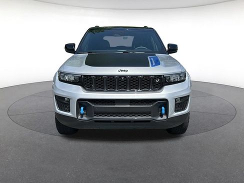 Certified 2022 Jeep Grand Cherokee Trailhawk w/ Advanced Protech Group II AWD/4WD image 9