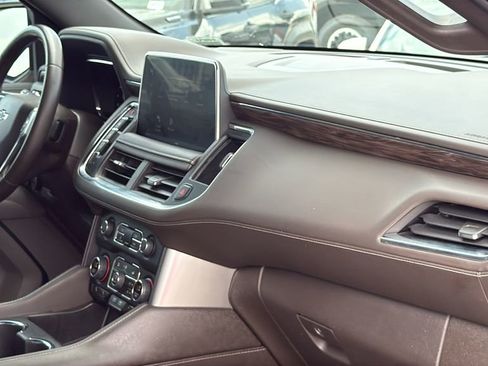 Used 2022 Chevrolet Suburban Z71 image 31