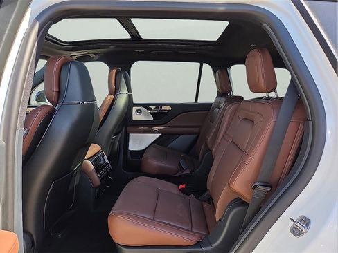 New 2026 Lincoln Aviator Reserve w/ Luxury Package image 13