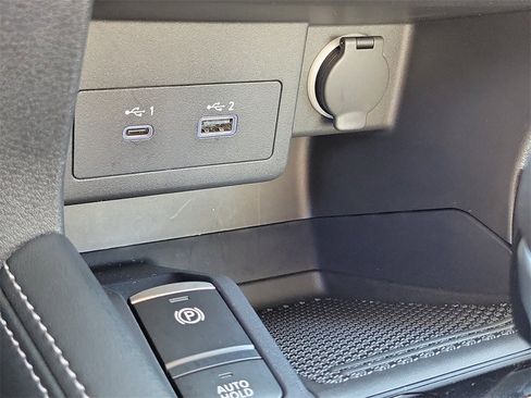 Used 2024 Nissan Kicks SR w/ SR Premium Package image 12