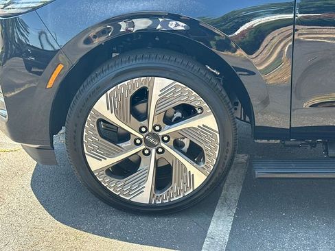 New 2026 Lincoln Navigator L Black Label AWD/4WD image 13