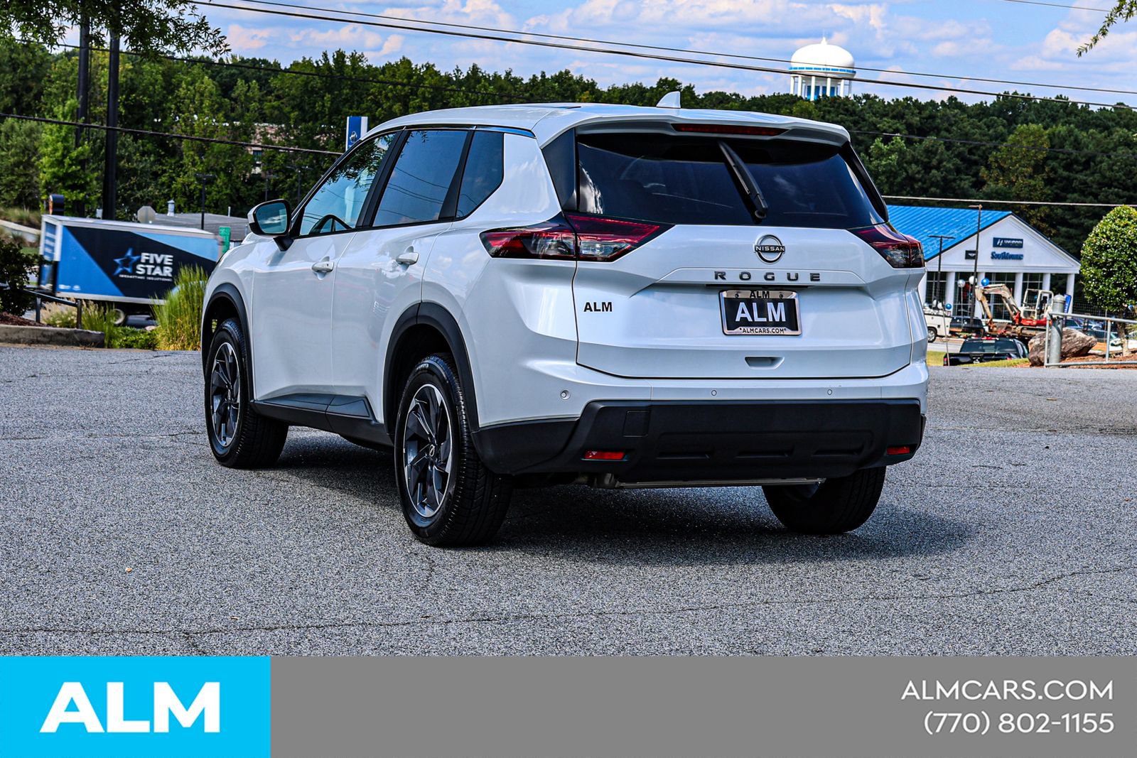 Used 2025 Nissan Rogue SV FWD image 8