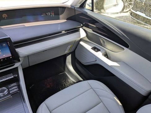 New 2026 Lincoln Nautilus Premier image 17