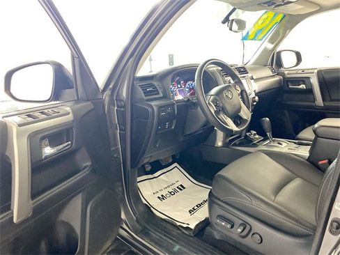 Used 2019 Toyota 4Runner SR5 Premium image 27