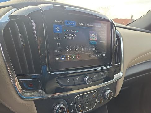 Used 2023 Chevrolet Traverse LT image 22