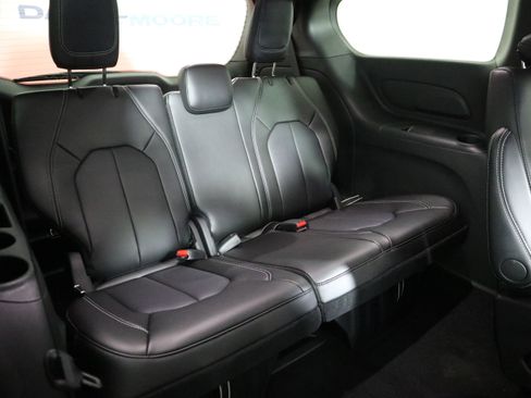 New 2026 Chrysler Pacifica Select image 22