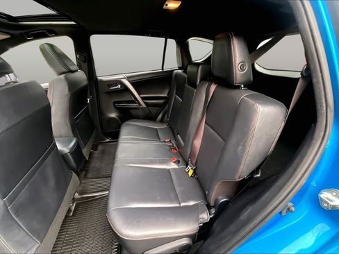 Certified 2018 Toyota RAV4 SE w/ Power Extra Value Package AWD/4WD image 20
