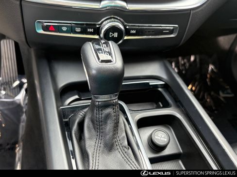 Used 2018 Volvo XC60 T5 Momentum w/ Convenience Package image 19