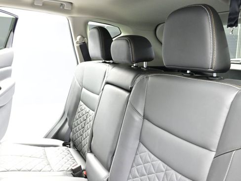 Used 2023 Nissan Murano Platinum image 16